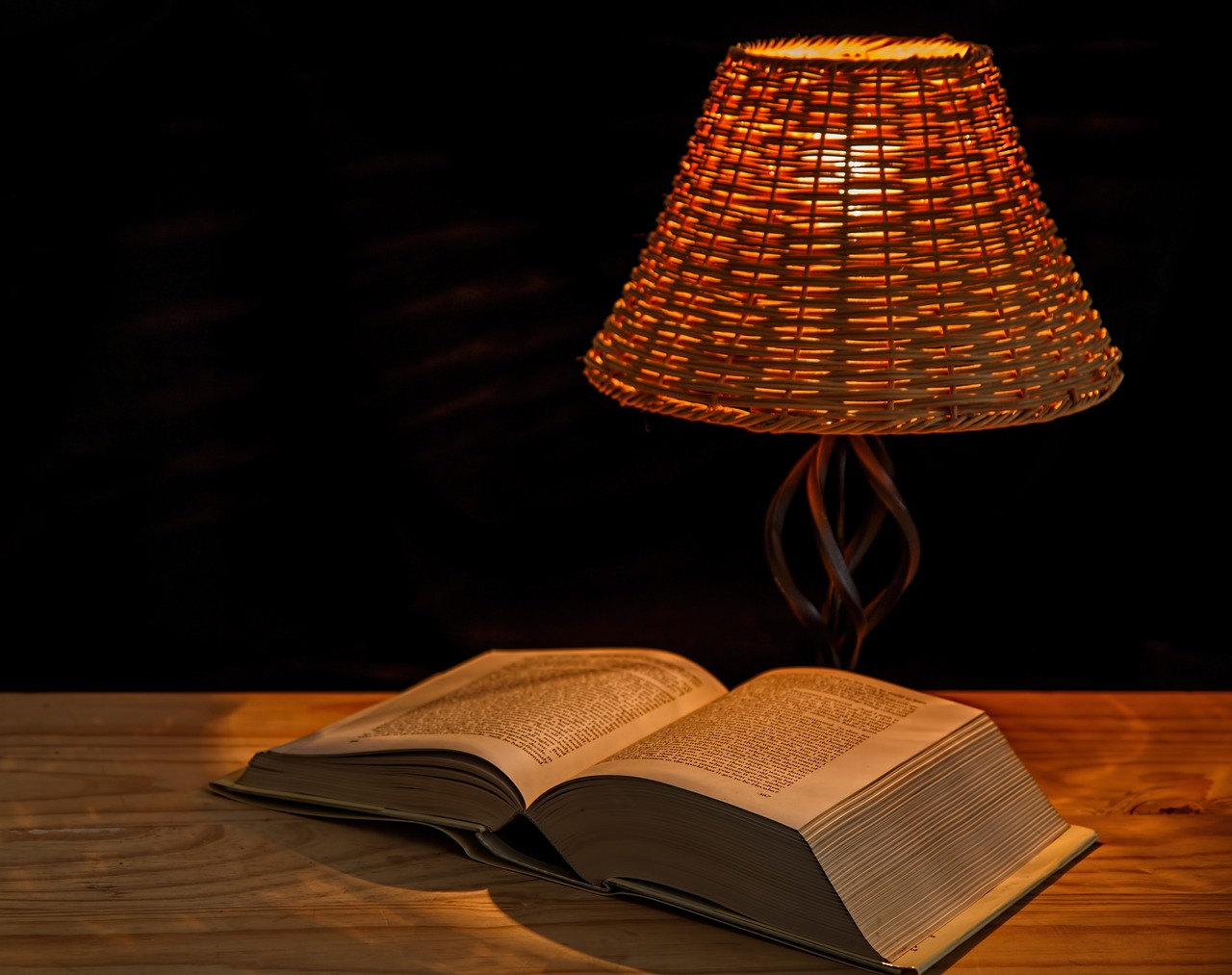 light, lamp, bedside lamp-465350.jpg